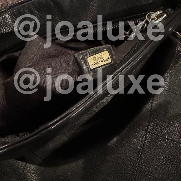 Chanel Ultimate Soft Hobo Quilted Leather Medium - Picture 9 of 9
